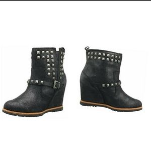 Skechers Studded Wedge Ankle Boots!